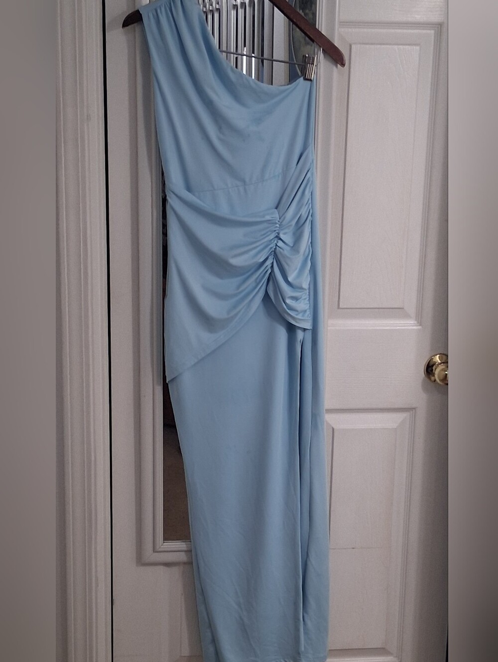 NWT Baby Blue Form Fitting Formal Dress    Size M
